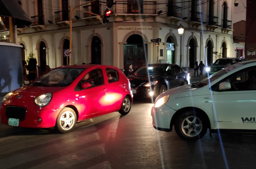  Entre luces y bocinazos: el tráfico en el centro de Tarija